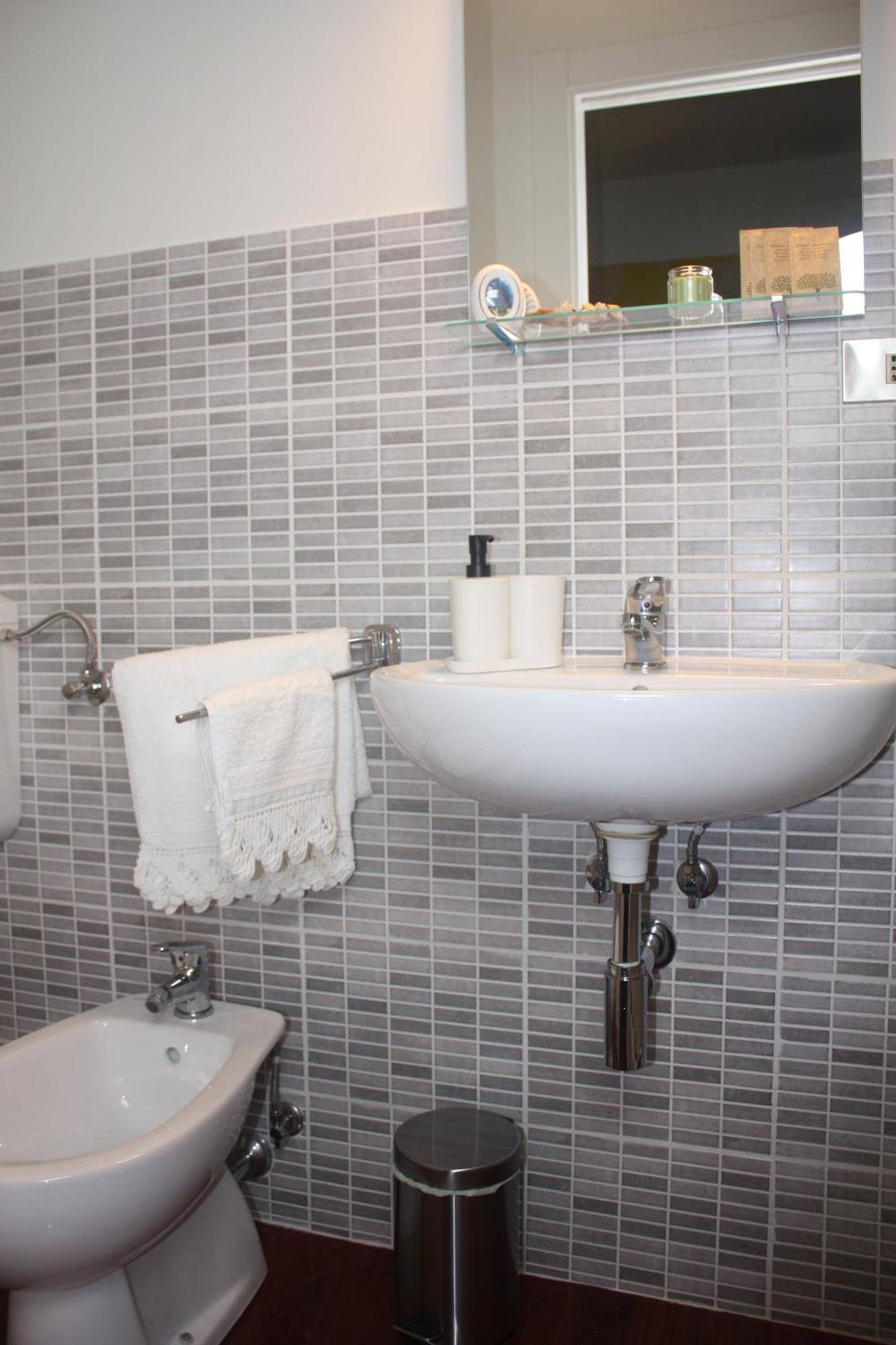 Maruru B & B Dell'Arte Чивитанова Марке Екстериор снимка