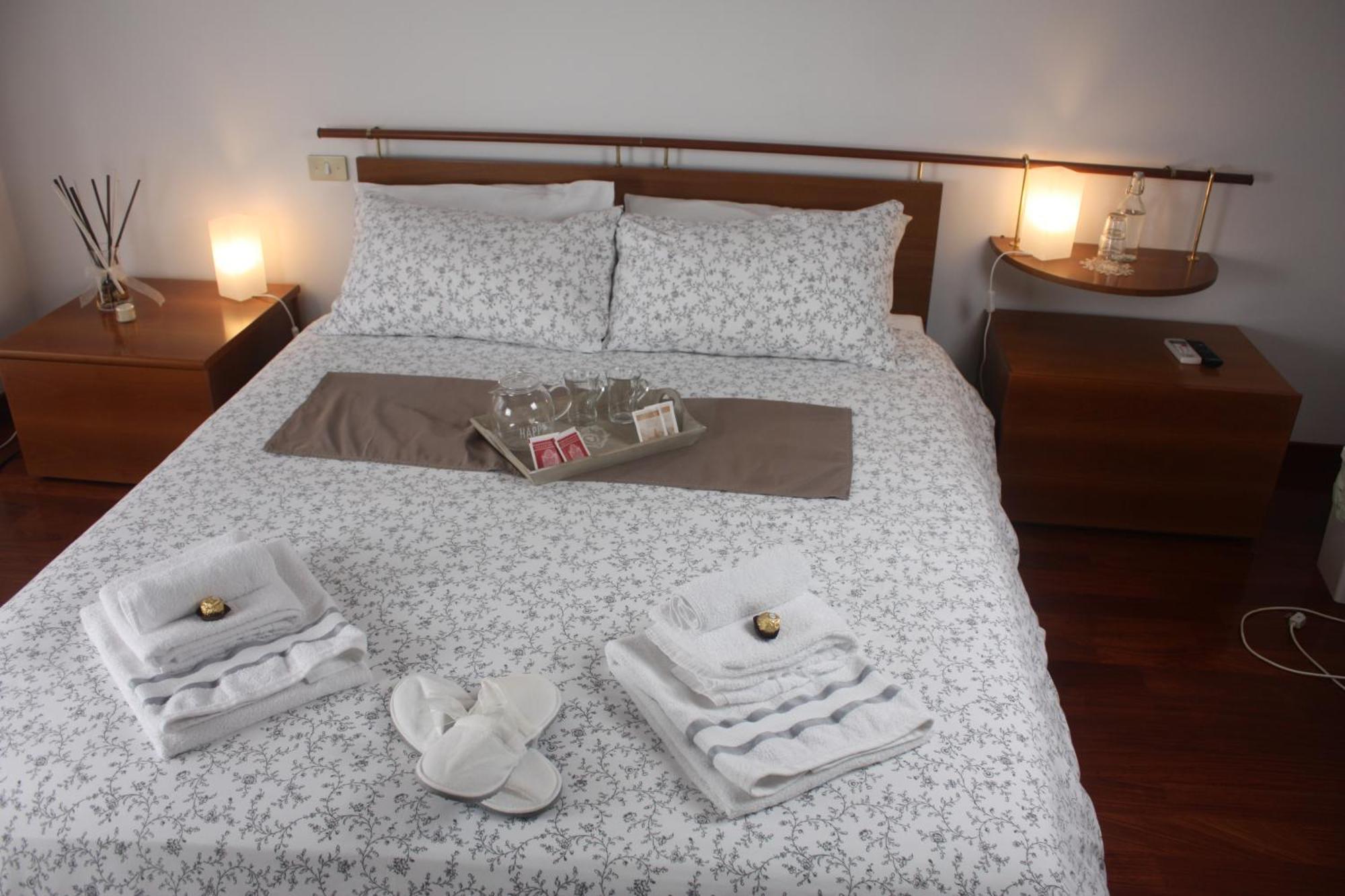 Maruru B & B Dell'Arte Чивитанова Марке Екстериор снимка